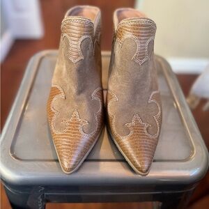 Donald Pliner Nisha Mules NWOT